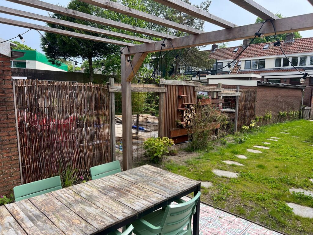 Tuin in Hoorn opgeleverd door hovenier De Groene Mak(k)ers